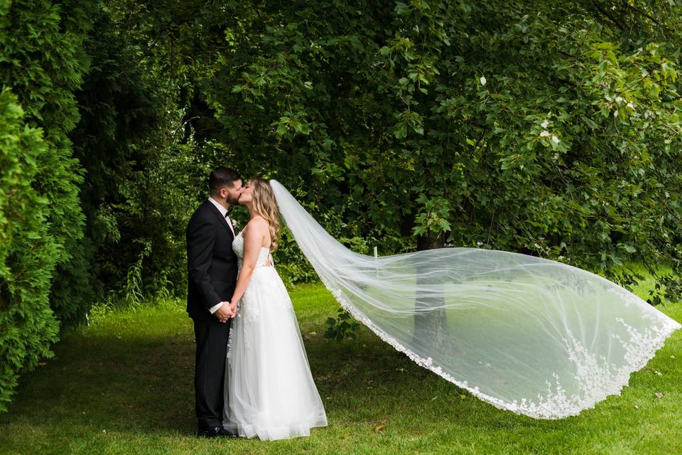 Kiss the Bride Wedding