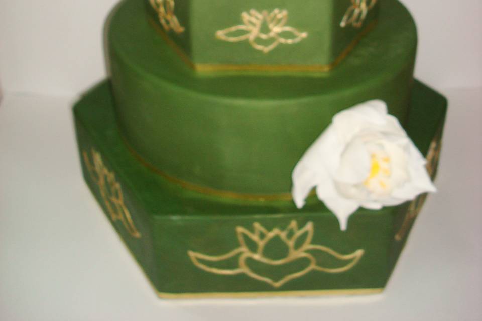Wedding cake with sunflower decorations