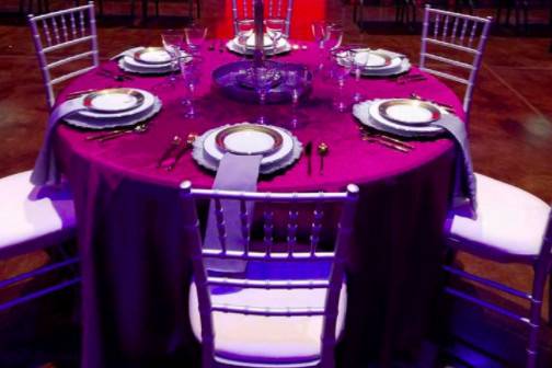 Table setting with centerpiece