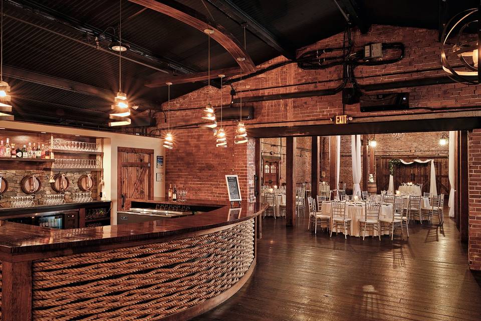 Main bar