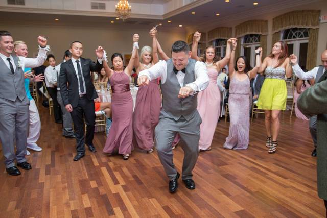 Groom Chris