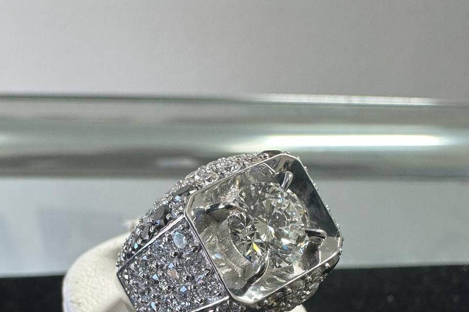 10k White Gold Diamond Ring