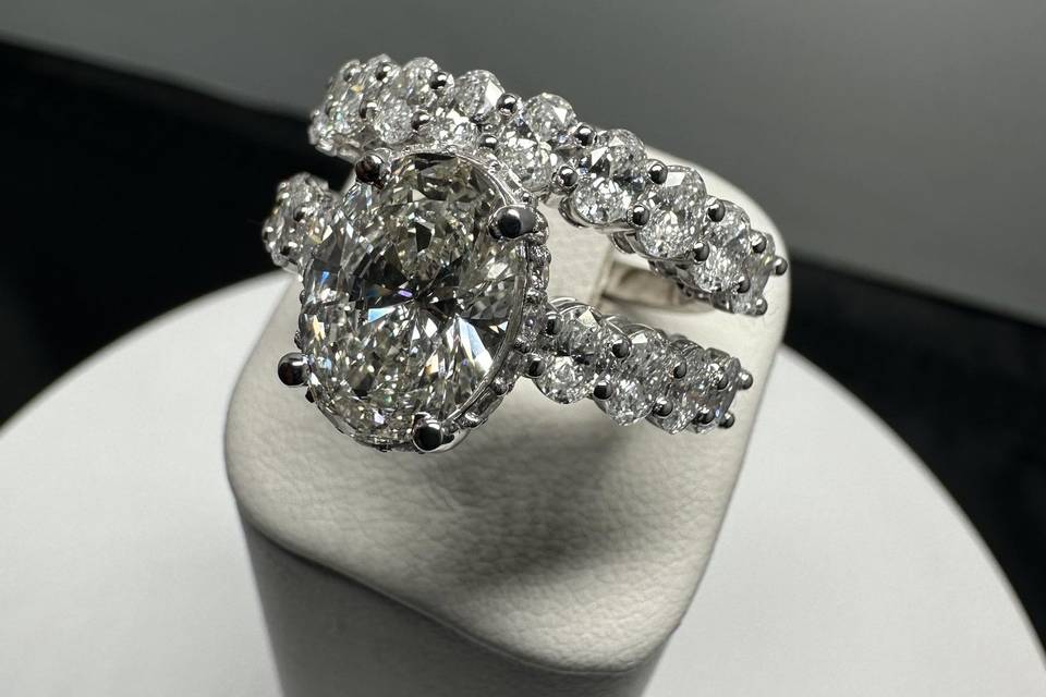 10k White Gold Diamond Ring