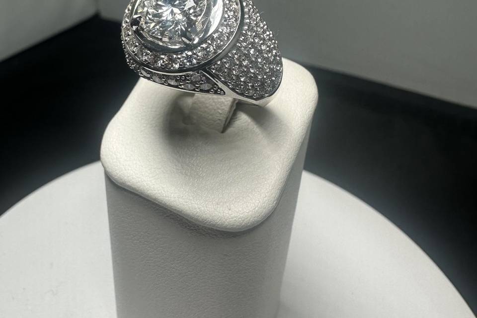 10k White Gold Diamond Ring