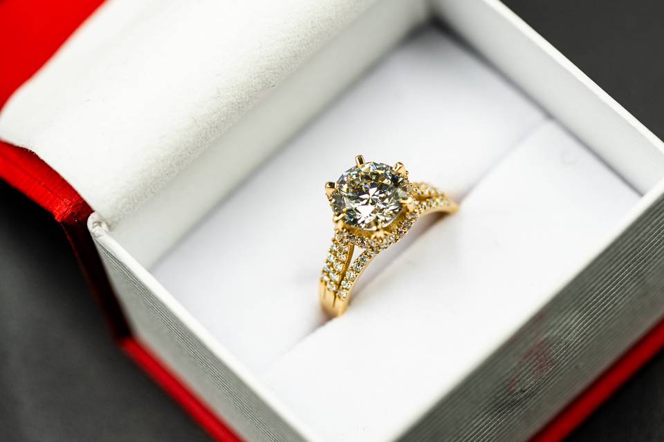 10k Yellow Gold Diamond Ring