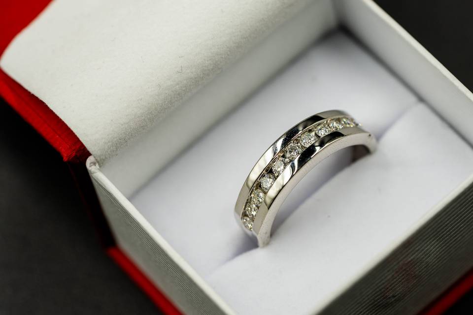 10k White Gold Diamond Ring