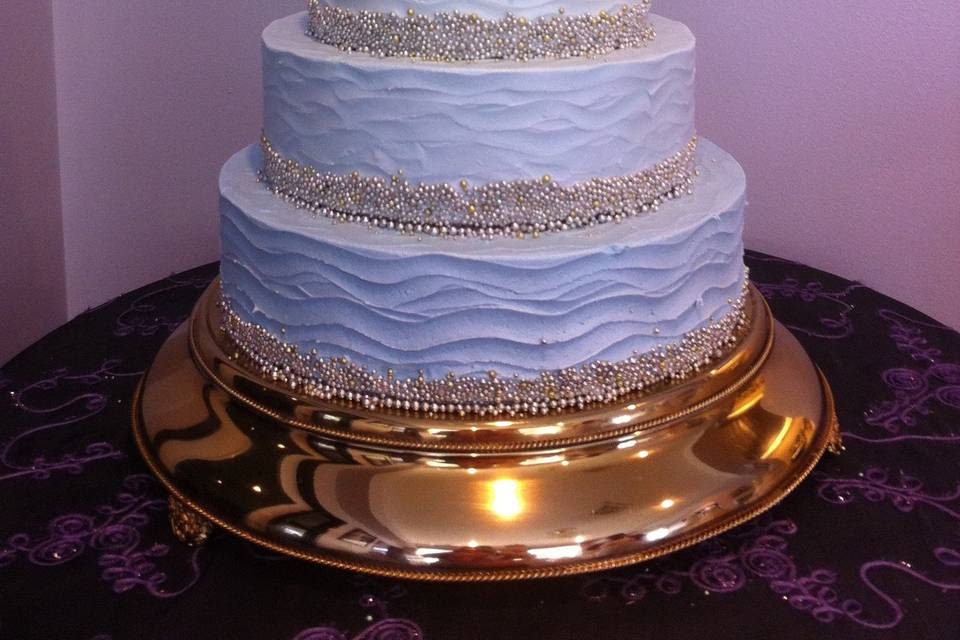 Wave textured cake with beads