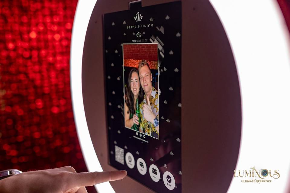 Luminous Ultimate Xperience by Luminous 360 Booth