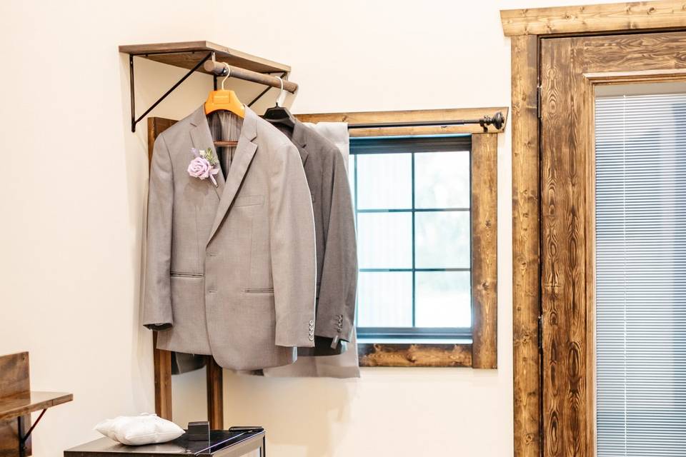 Groom room