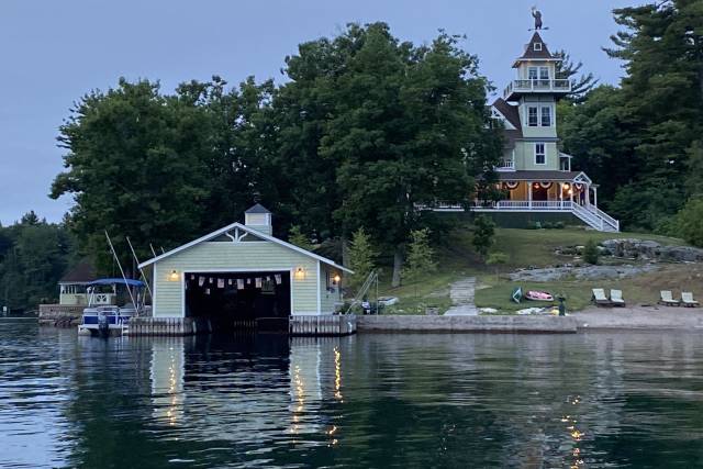 Comfort Island Weddings