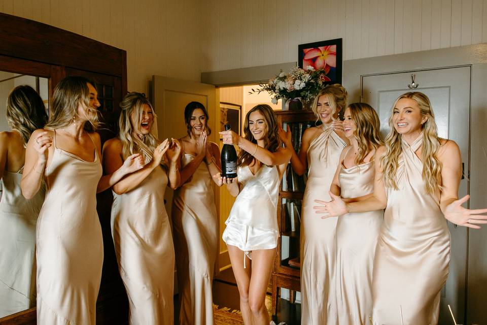 Bridesmaids Getting Ready
