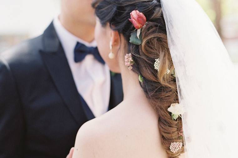 Bride hairstyle with flower