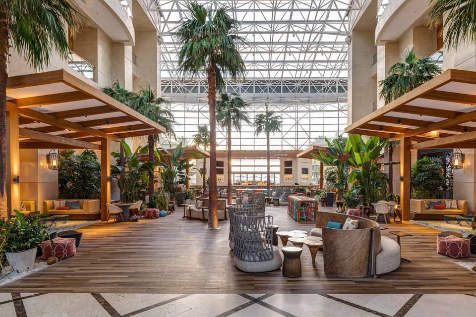 Resort's Expansive Common Area