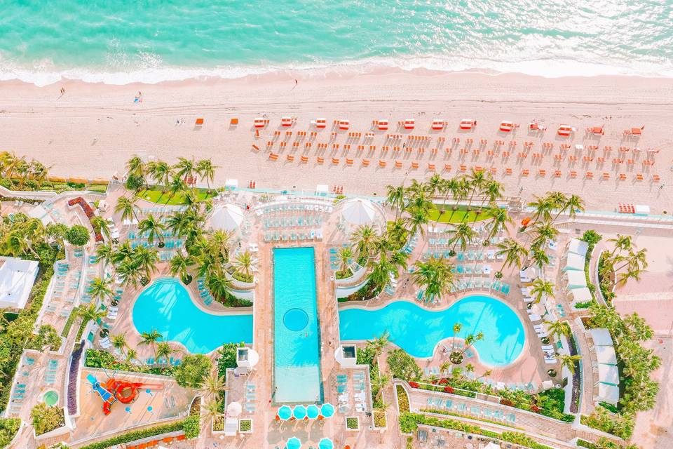 Resort's Beachfront Backyard