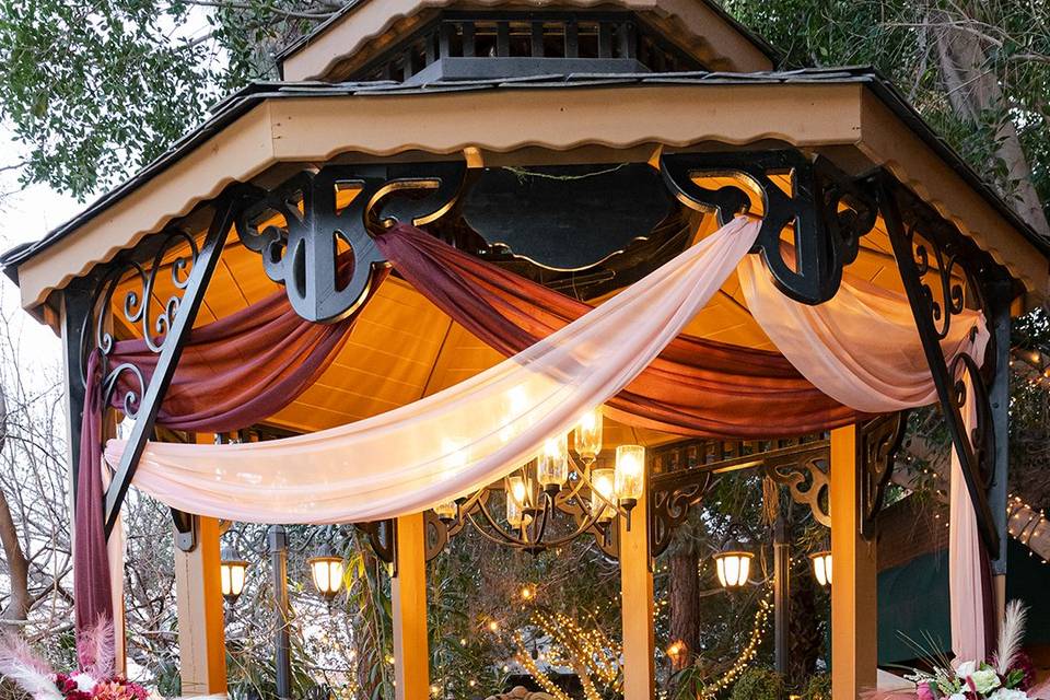 Gorgeous wedding party!