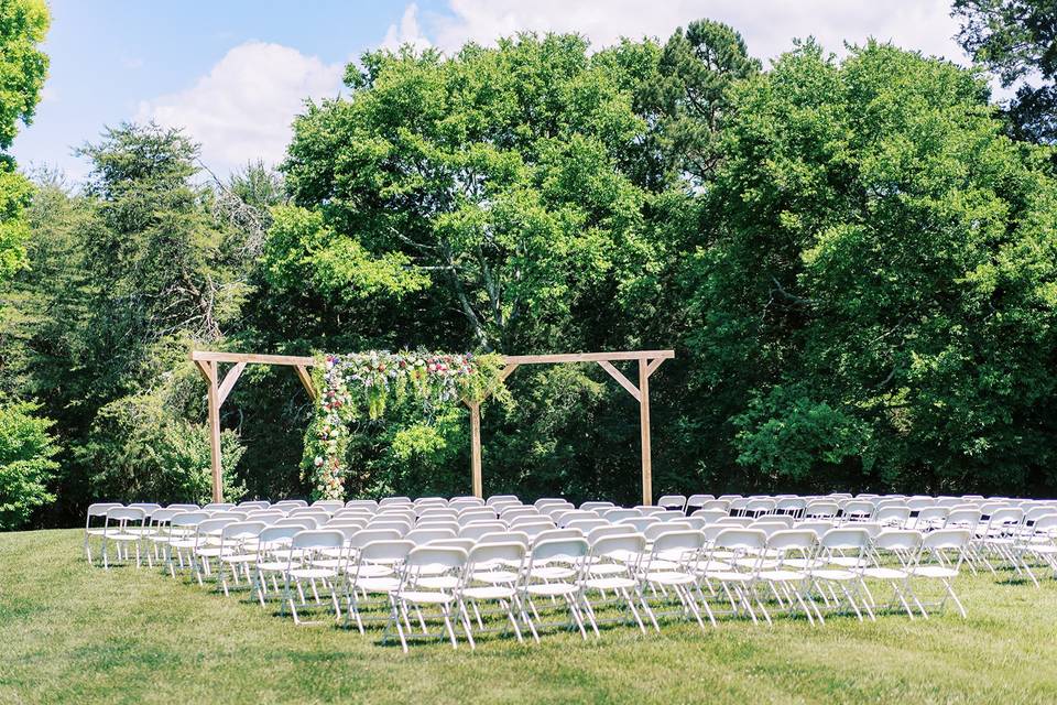 Outdoor arbor seating