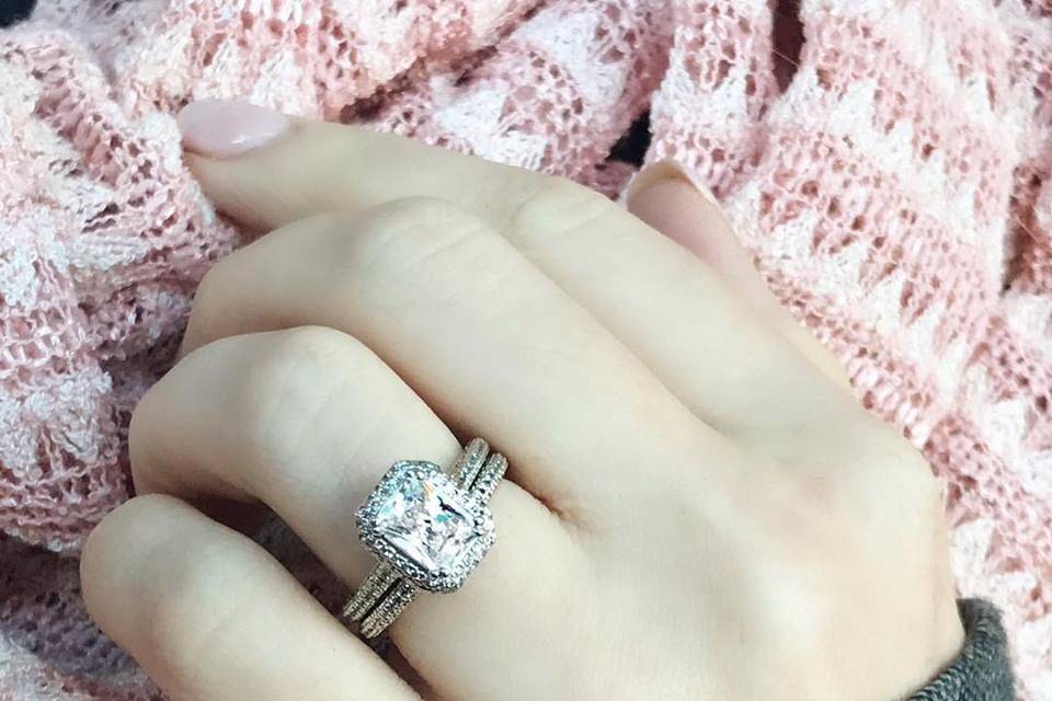 GORGEOUS Radiant cut halo diamond engagement ring and wedding band