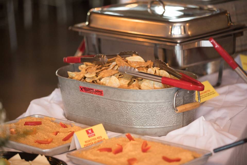 Homemade Hummus & Pita Chips