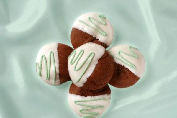 The Chocolate Mint Eclipses are mint cookies for grown-ups. Chocolate mint cookies have a moist, chewy texture delightfully enhanced by rich chocolate chips.
http://www.heidisheavenlycookies.com/products/Chocolate_Mint_Eclipse-30-5.html