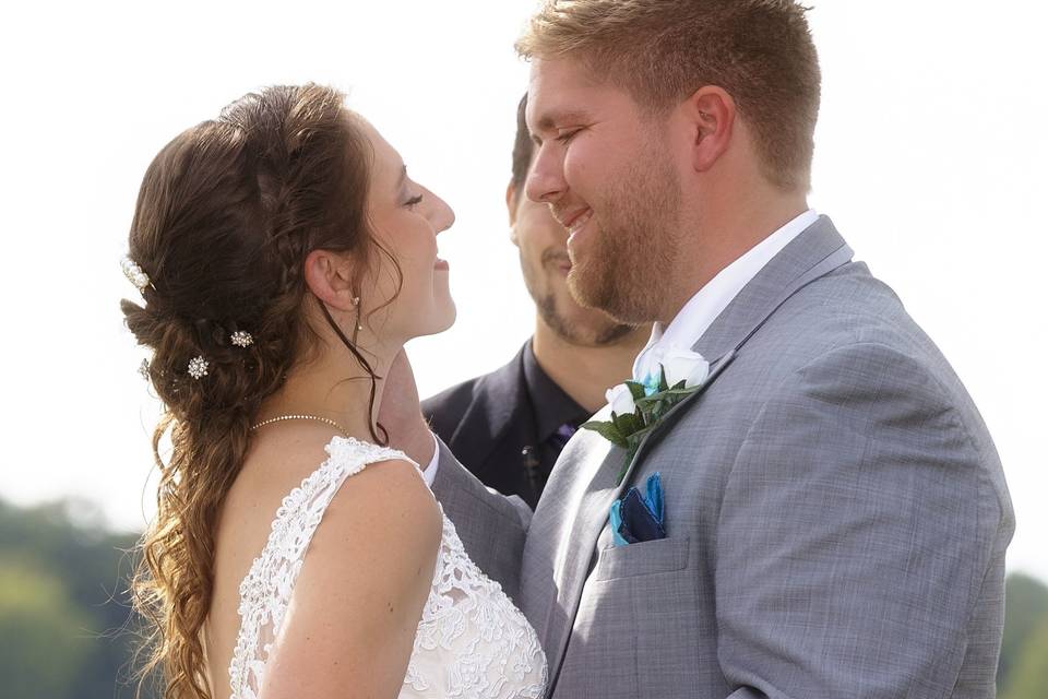 This photo shows the bride's emotions after the ceremonial 