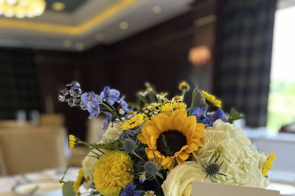 Medium centerpiece