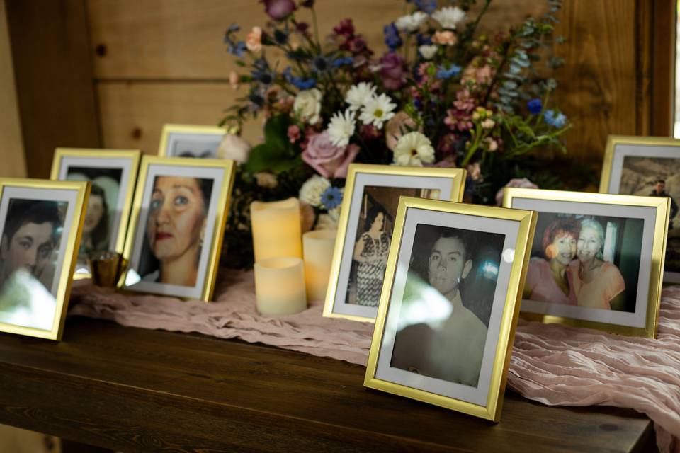 Reception decor, memory table