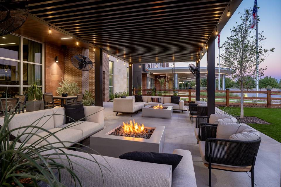 Outdoor lounge