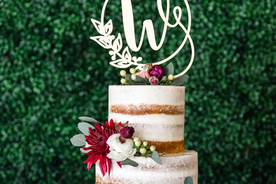 Rustic theme wedding cake