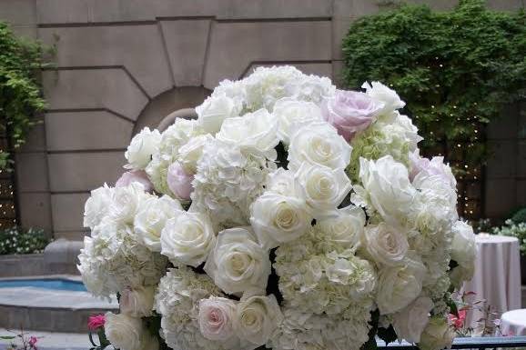 Floral table centerpiece