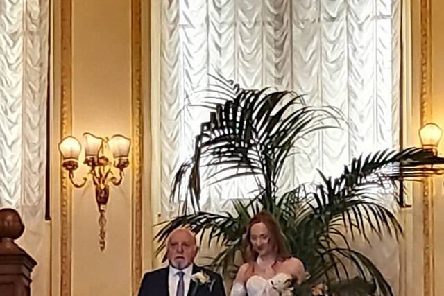 Elegant Bridal Entrance at Reg