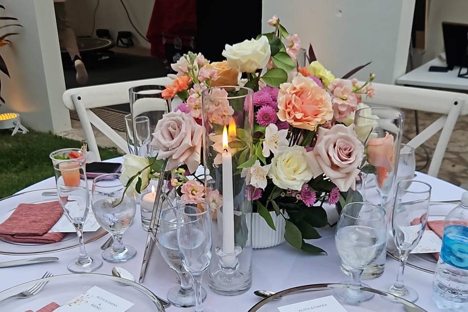 Guest Table Floral Inspo