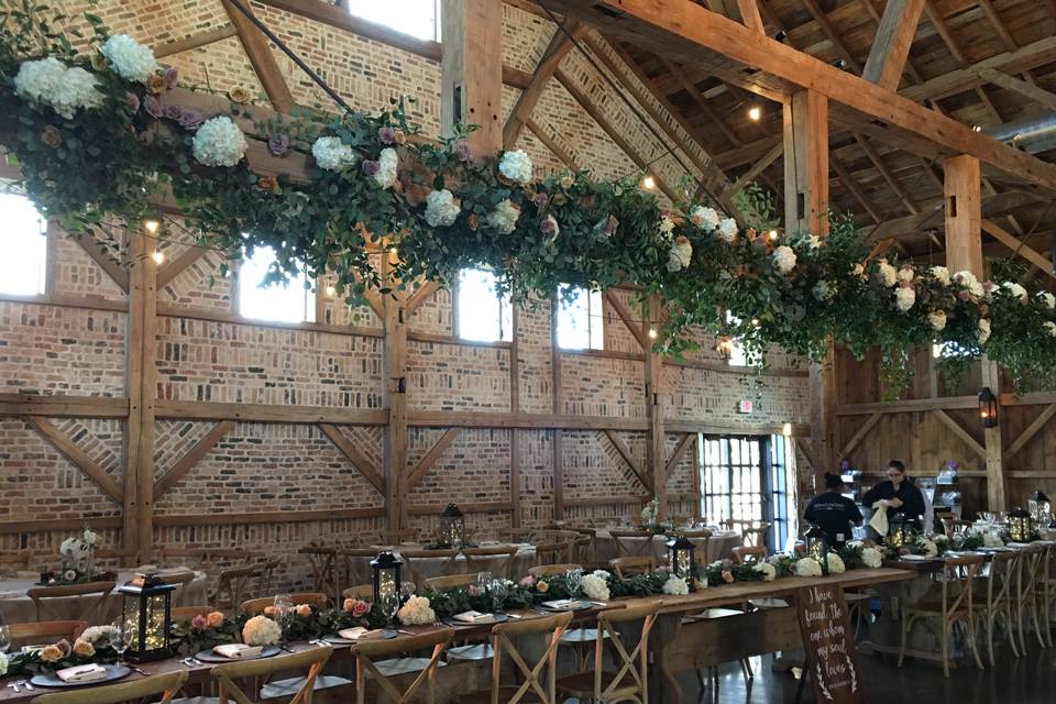 Overhanging decor - Beckendorff Farms