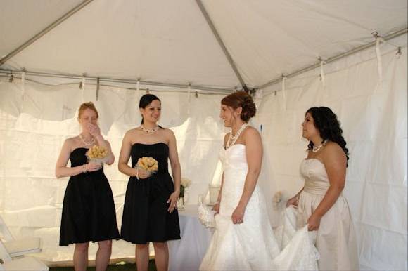 Bride chatting with Brides Maids before ceremony. Olympia, Washington