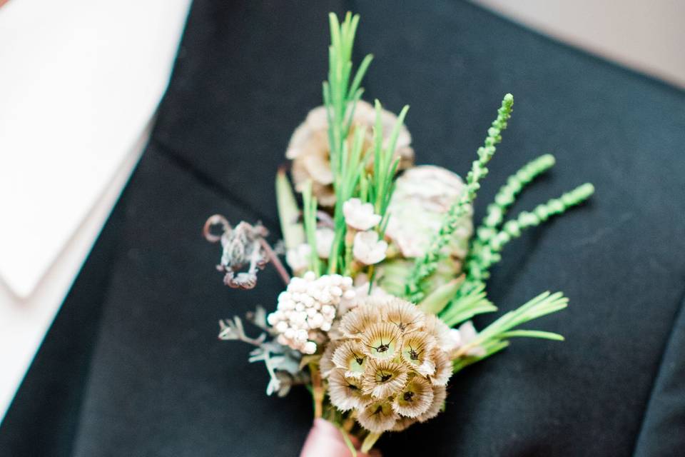 Rustic boutonniere