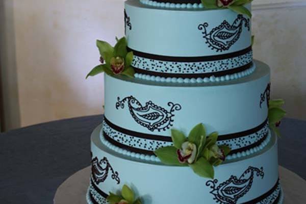 Cake with sunflowers