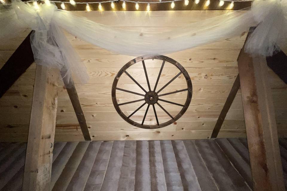 Wagon Wheel /Tulle Decor