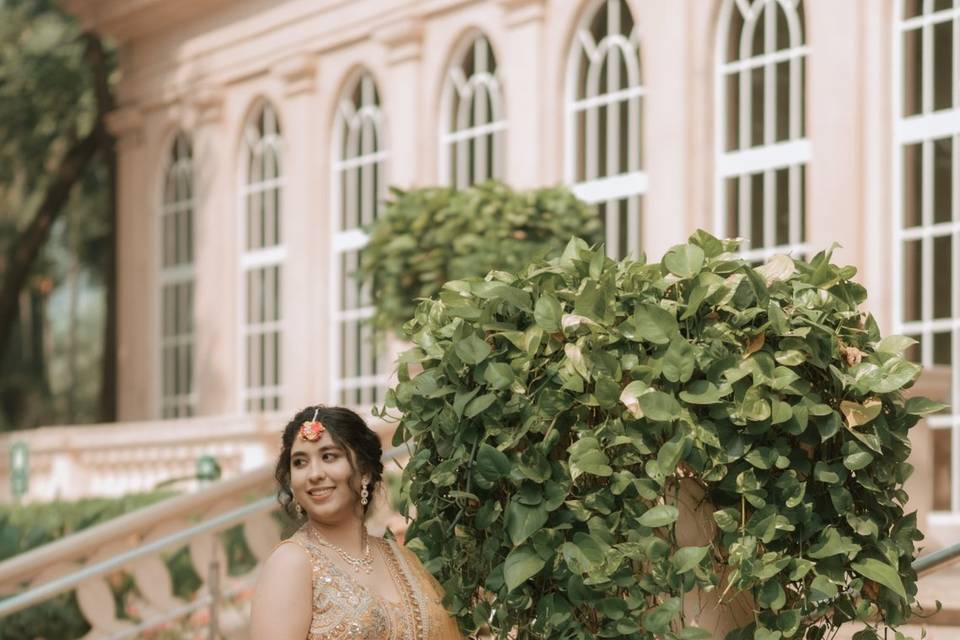 Mimi, sister of the bride