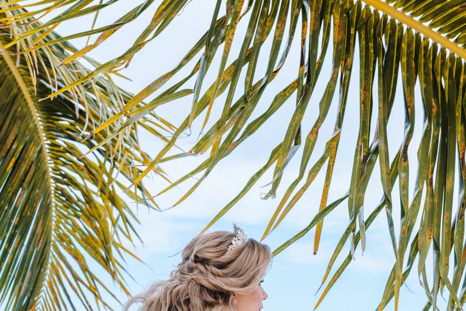 Beach wedding by CaribbeanPhot