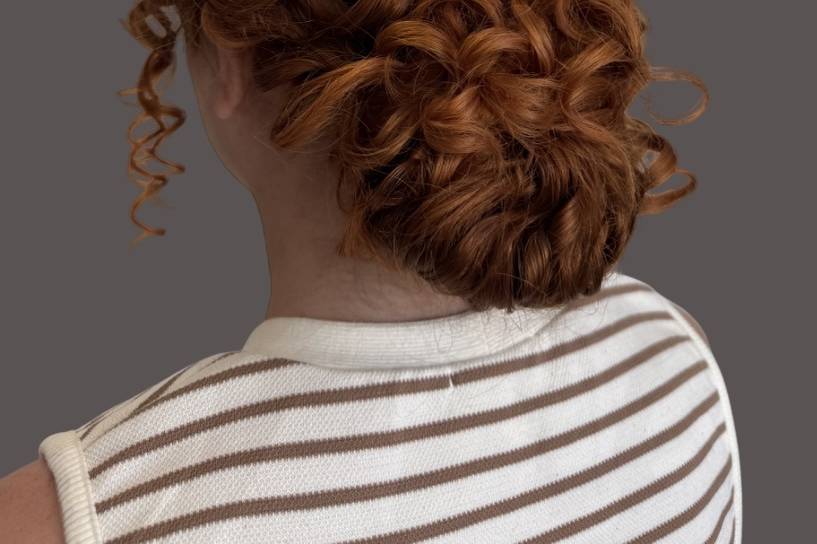 Natural Curl Hairstyle.