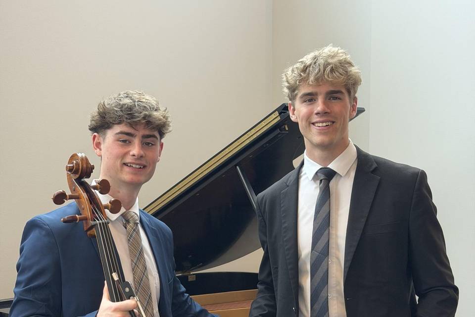 Geminus Strings