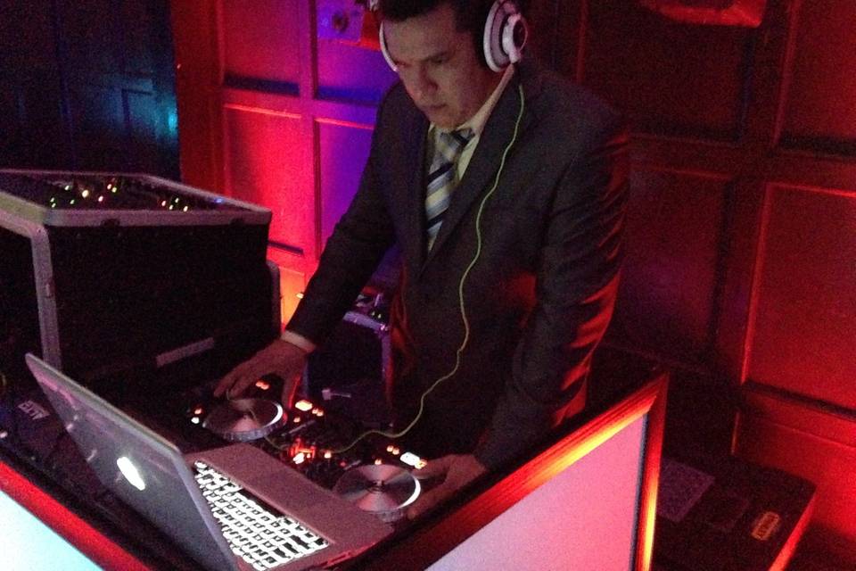 Dj Furstar Wedding and Professional Event Services