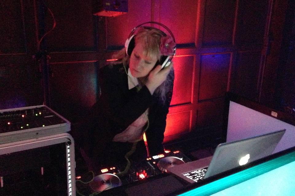 Dj Furstar Wedding and Professional Event Services