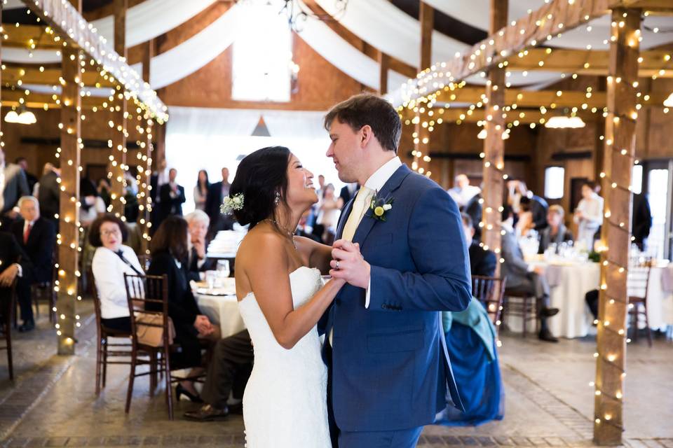 First dance - Bluemont Vineyard