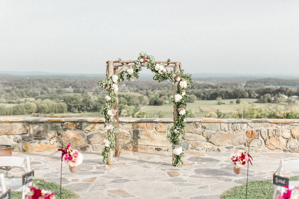 Ceremony arch - Bluemont Vineyard