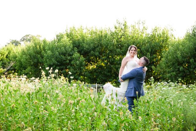 August | Laura Leigh