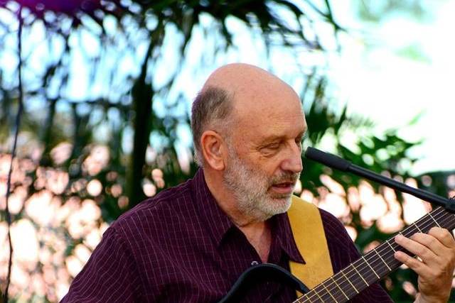 The solo guitarist