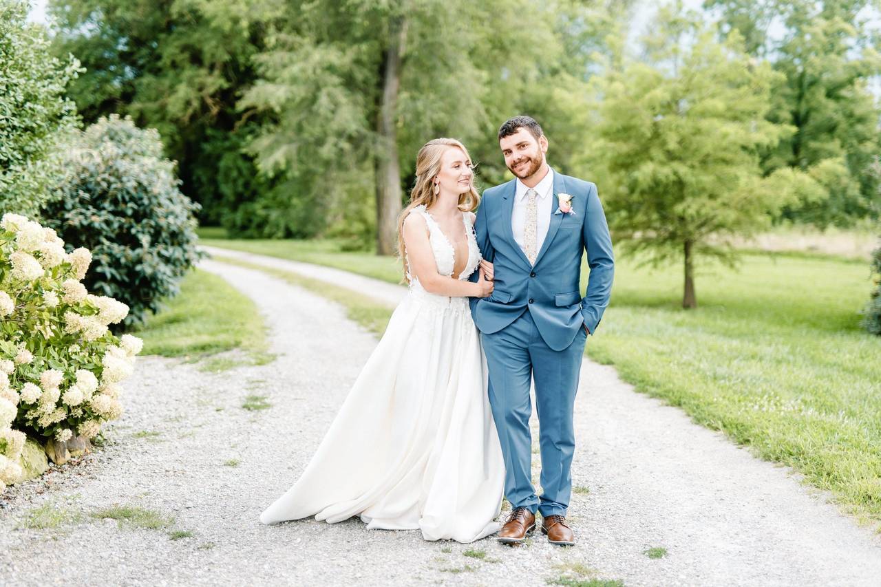 Blue Bell Farm - Barn & Farm Weddings - Fayette, MO - WeddingWire