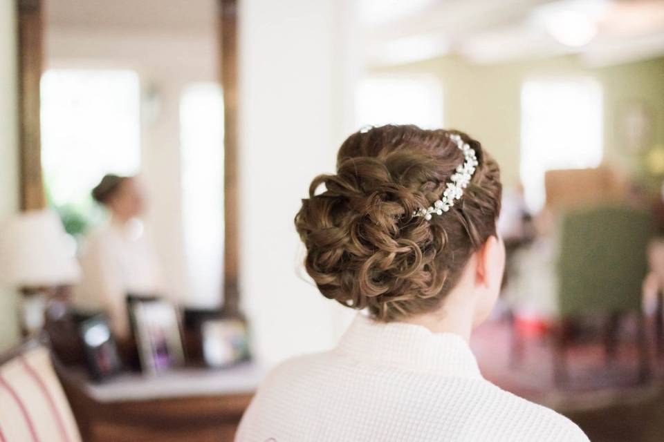 Bridal updo hairstyle