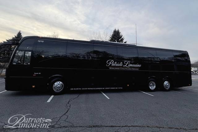 Motor Coach_56 Passengers_2.jpg