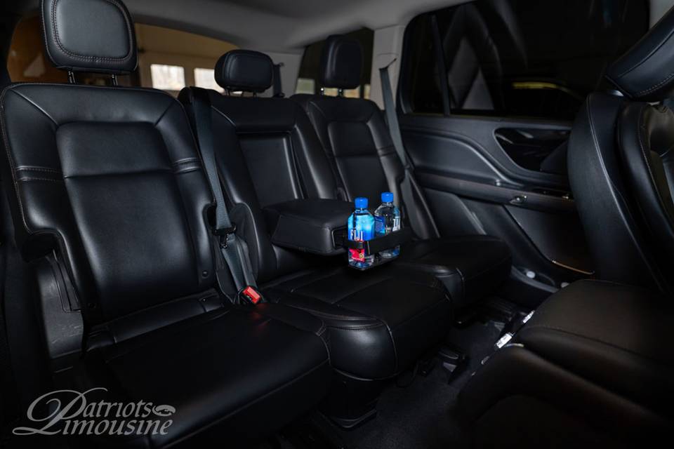 2 .Lincoln Aviator_2.jpg